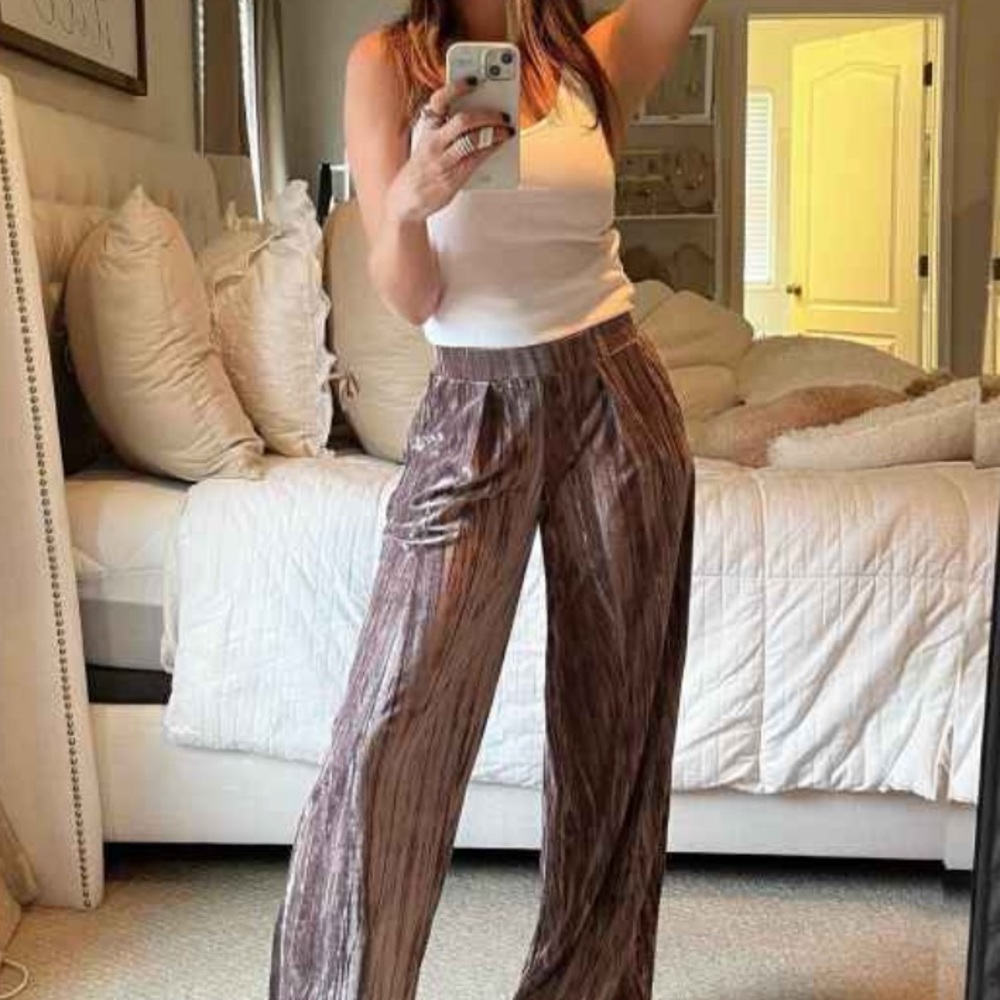Women's High-Rise Wide Leg Velvet Pull-On Pants.     A New Day  Brown XS.  S NWT